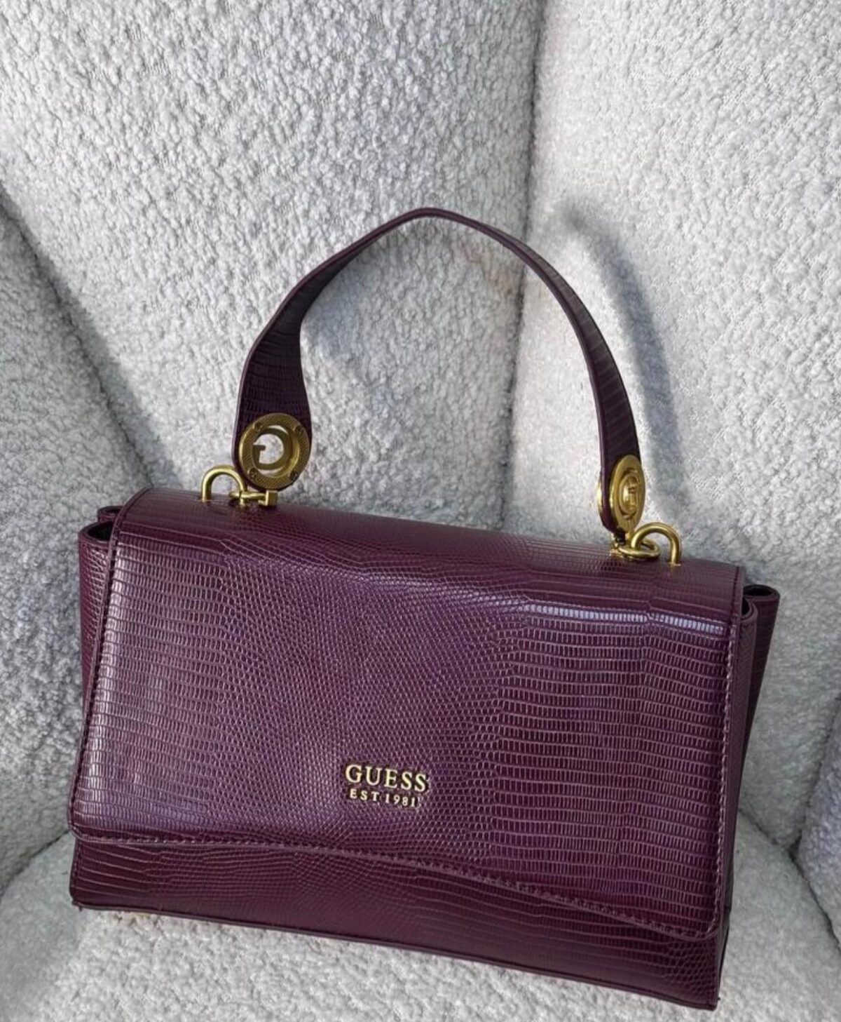 Guess women's bag.1 - Image 1